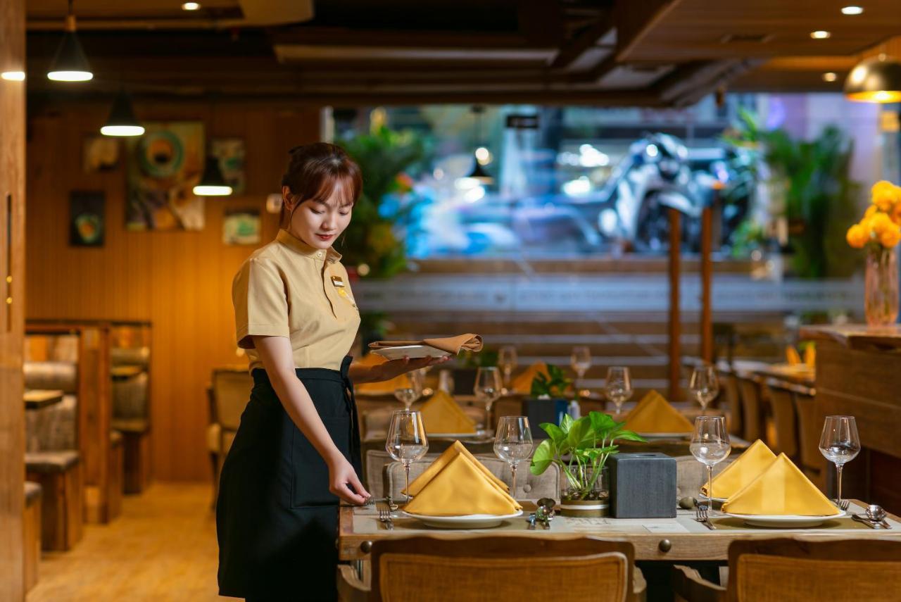 Nesta Hotel Saigon Ho Chi Minh City Bagian luar foto
