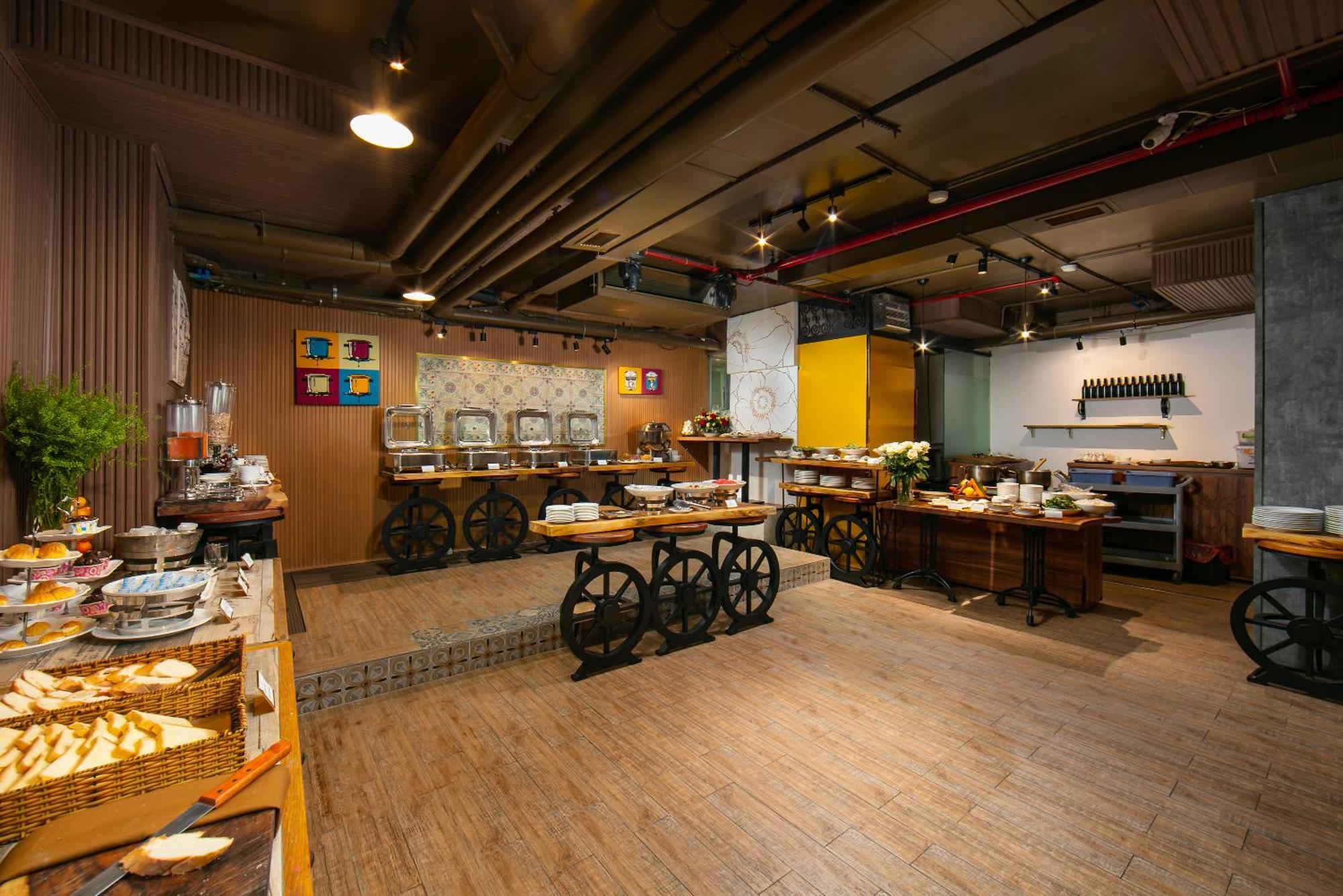 Nesta Hotel Saigon Ho Chi Minh City Bagian luar foto