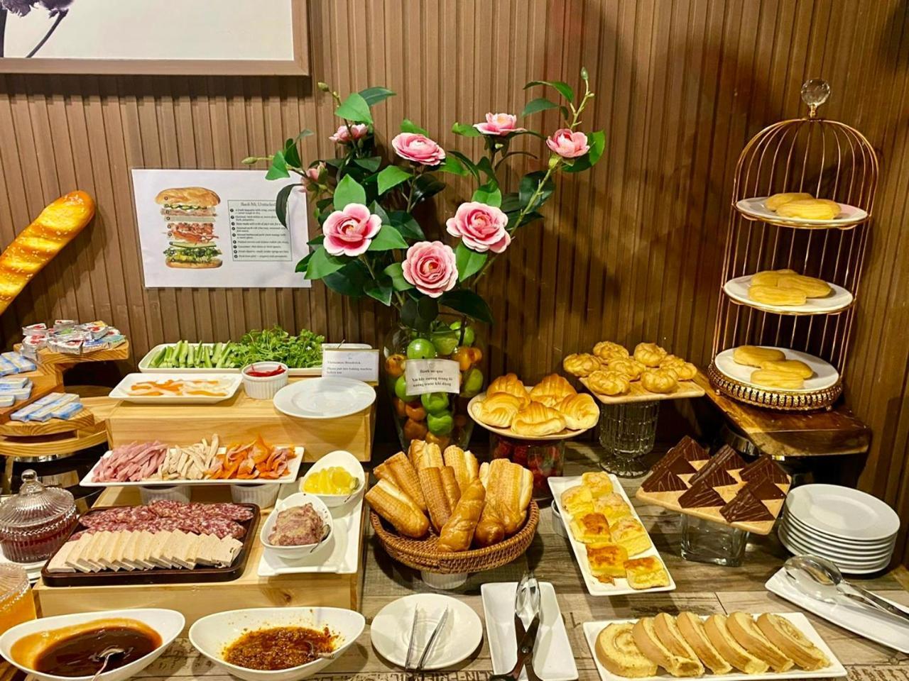Nesta Hotel Saigon Ho Chi Minh City Bagian luar foto