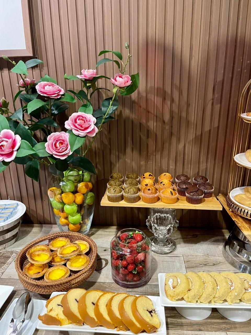 Nesta Hotel Saigon Ho Chi Minh City Bagian luar foto